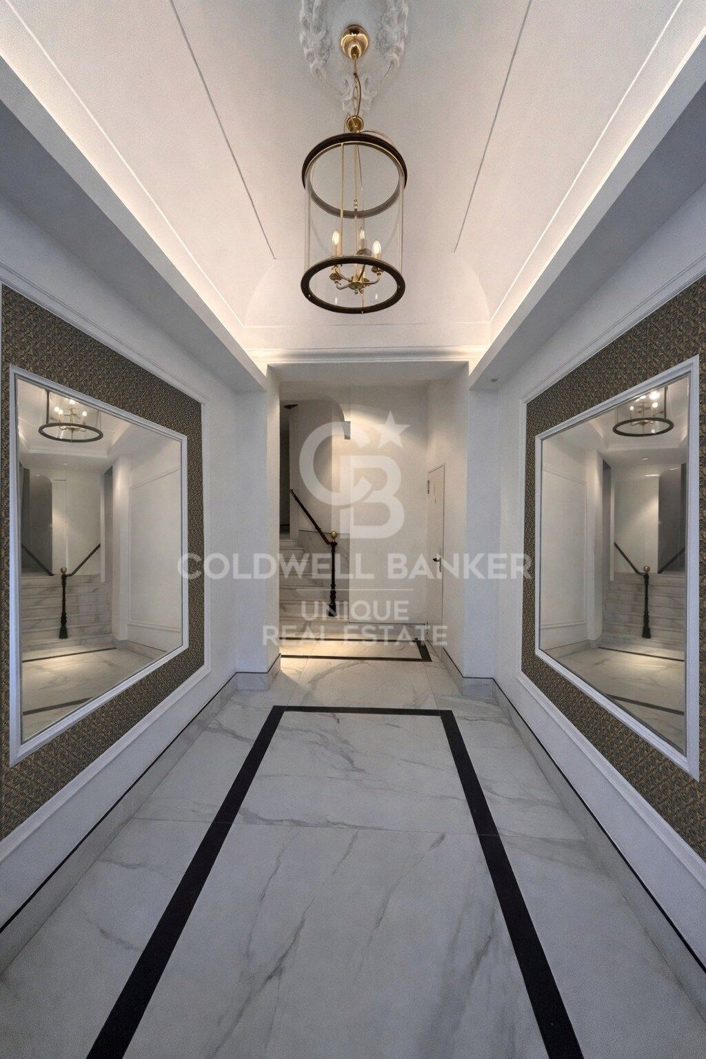 Piso exterior de 3 dormitorios con 11 balcones en Goya, Madrid
