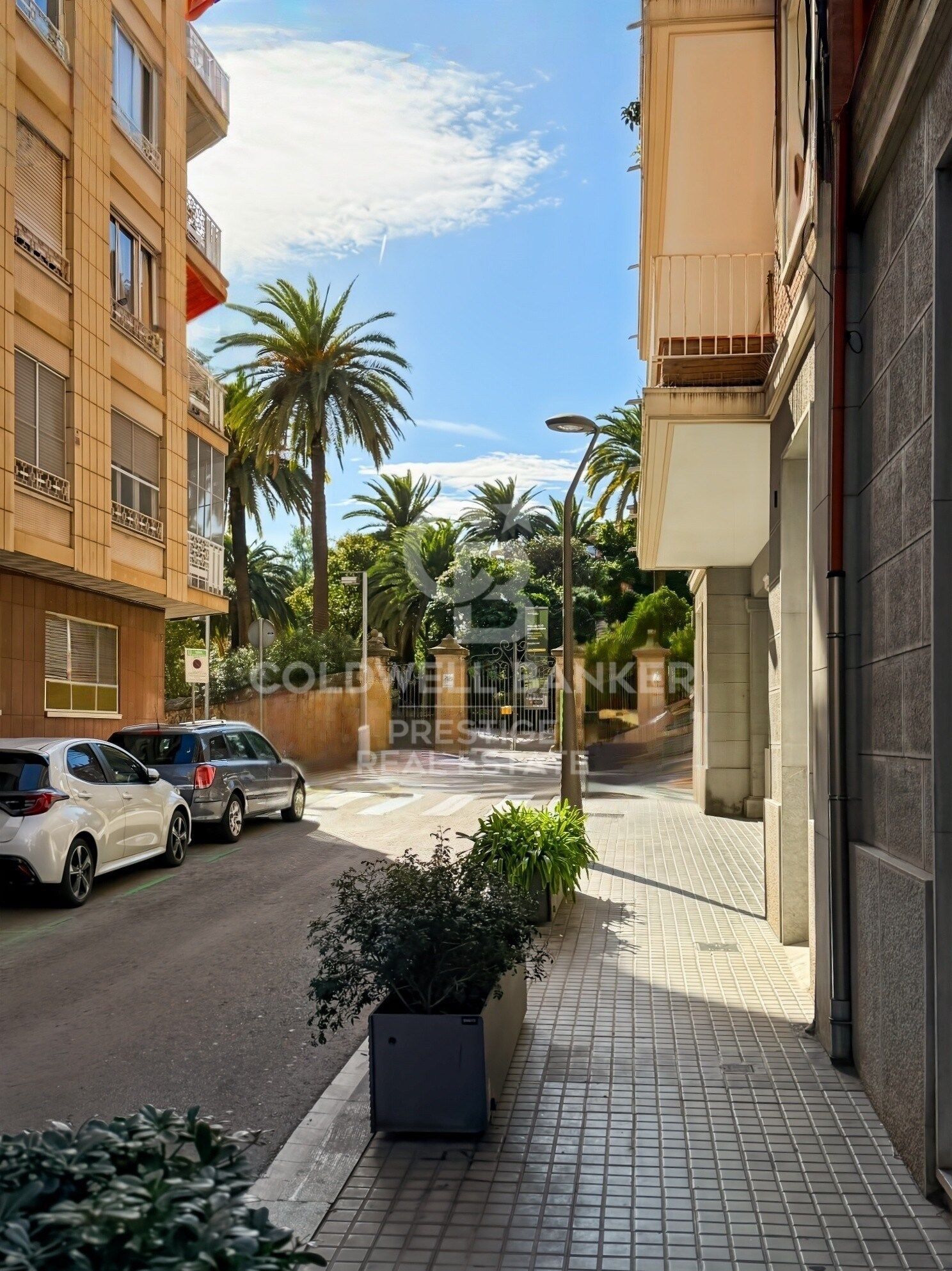 Appartement avec terrasse à rénover rue Santaló