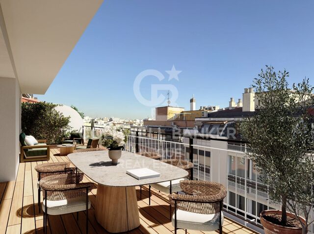 Penthouse rénové avec terrasse exclusive à Lista, Madrid