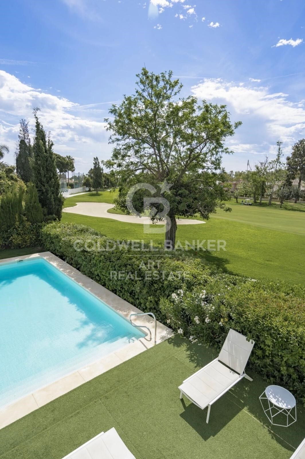 Elegante chalet adosado de una sola planta en primera línea de golf - Guadalmina