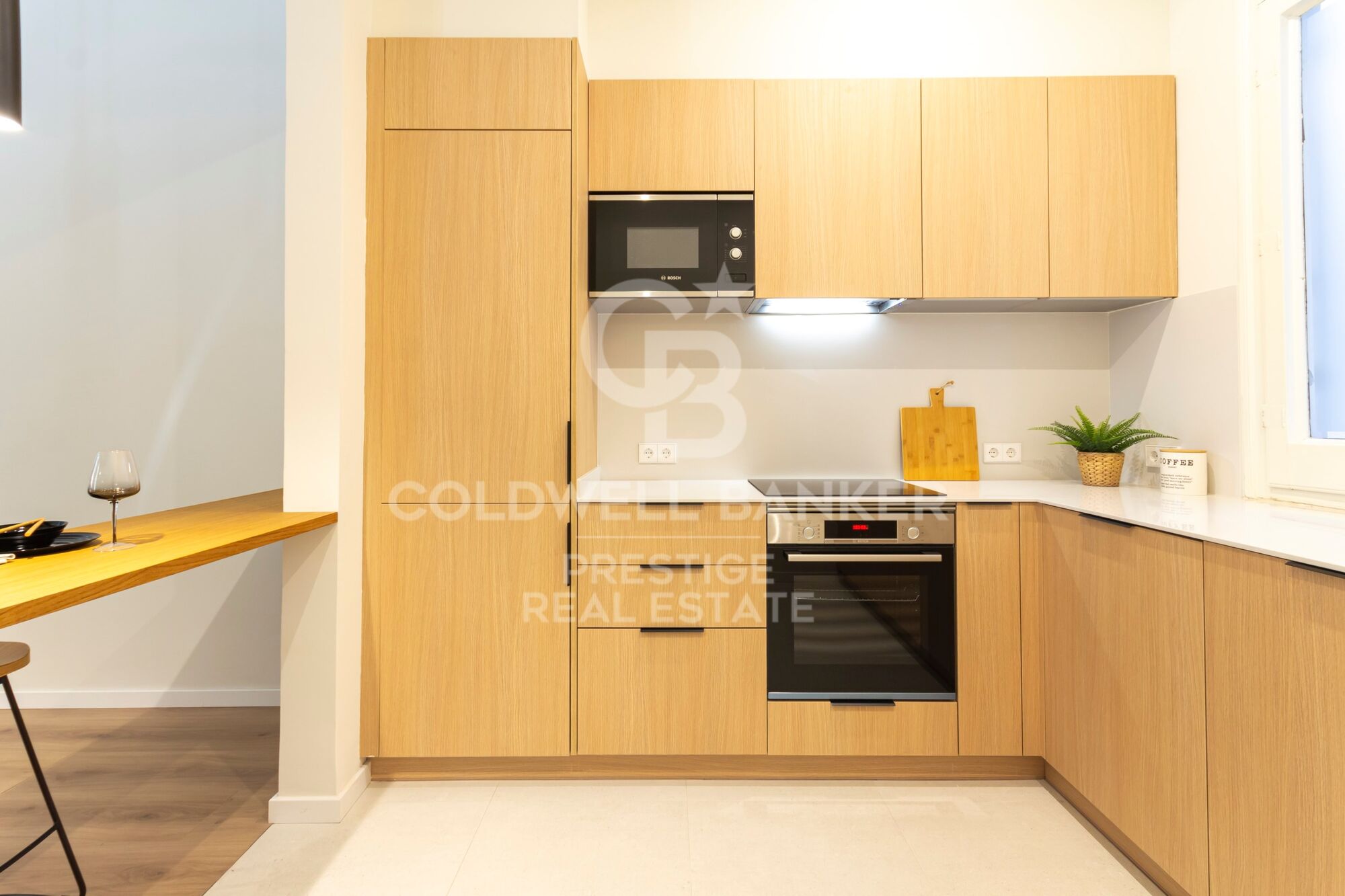 Exklusive modernistische Wohnung mit zwei Balkonen im Herzen des Eixample, Barcelona