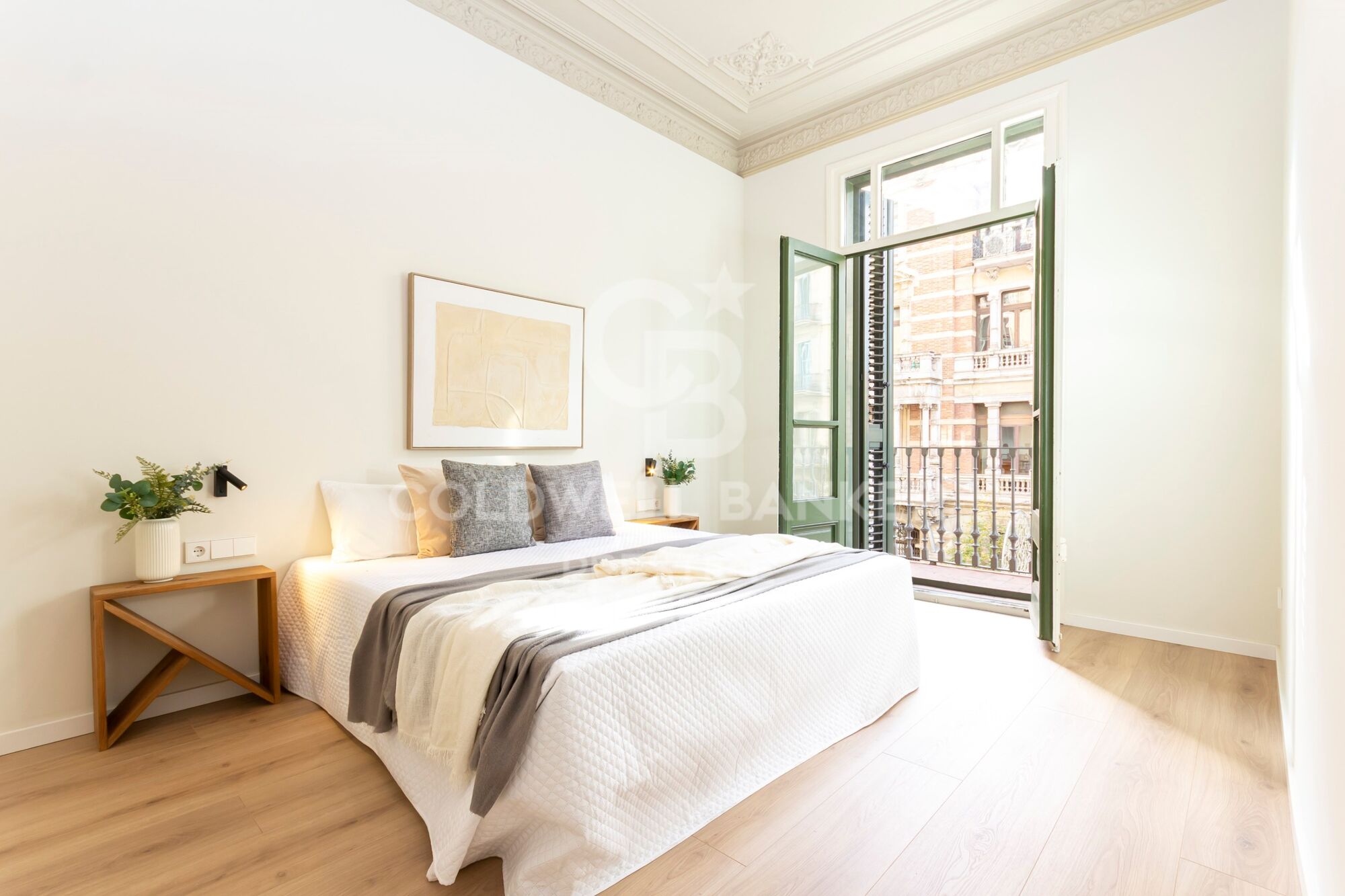Exclusive modernist apartment with two balconies in the heart of Eixample, Barcelona