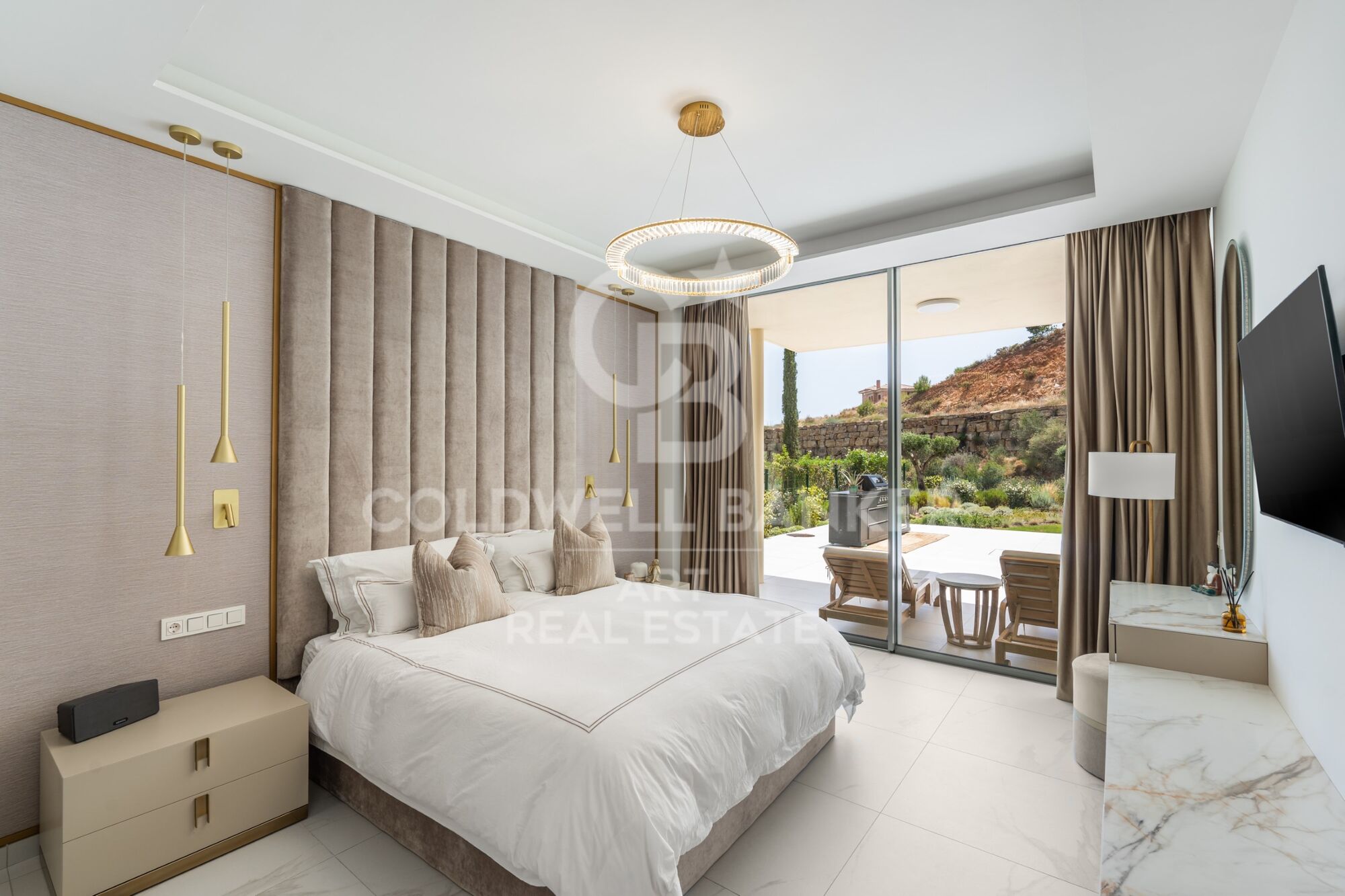 New Luxury Apartment with Sea and Mountain Views in La Reserva del Higuerón