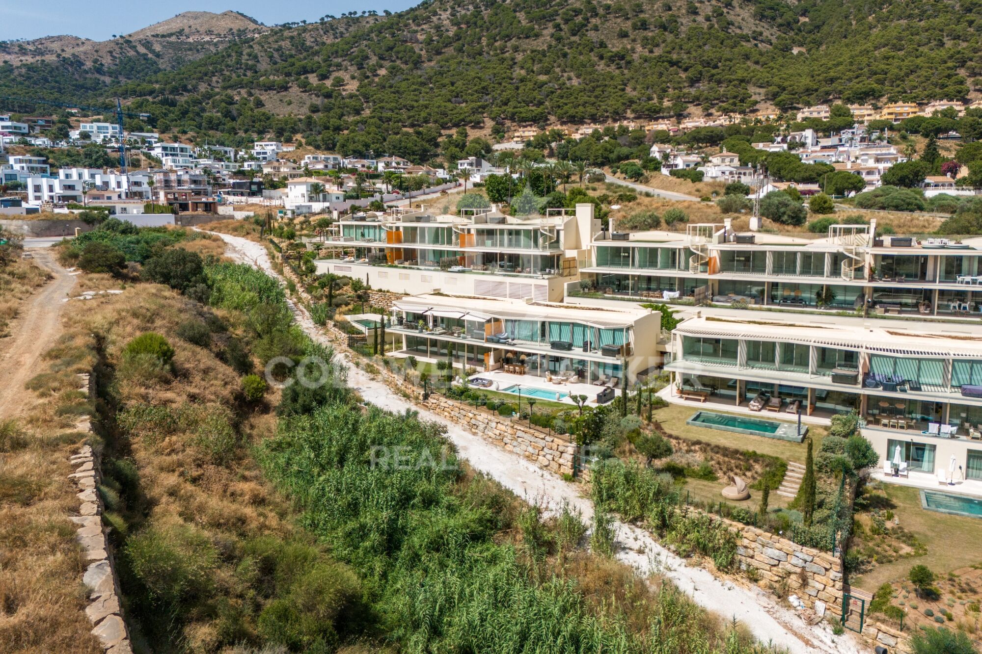 Nuevo apartamento de lujo con vistas al mar y montaña en La Reserva del Higuerón