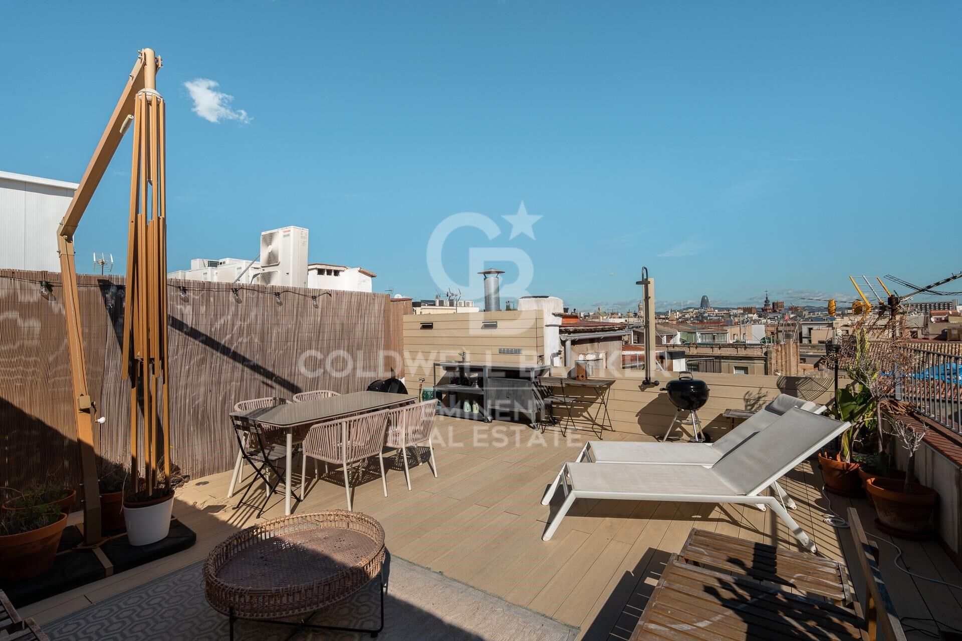 Exclusivo ático con terraza privada en El Born