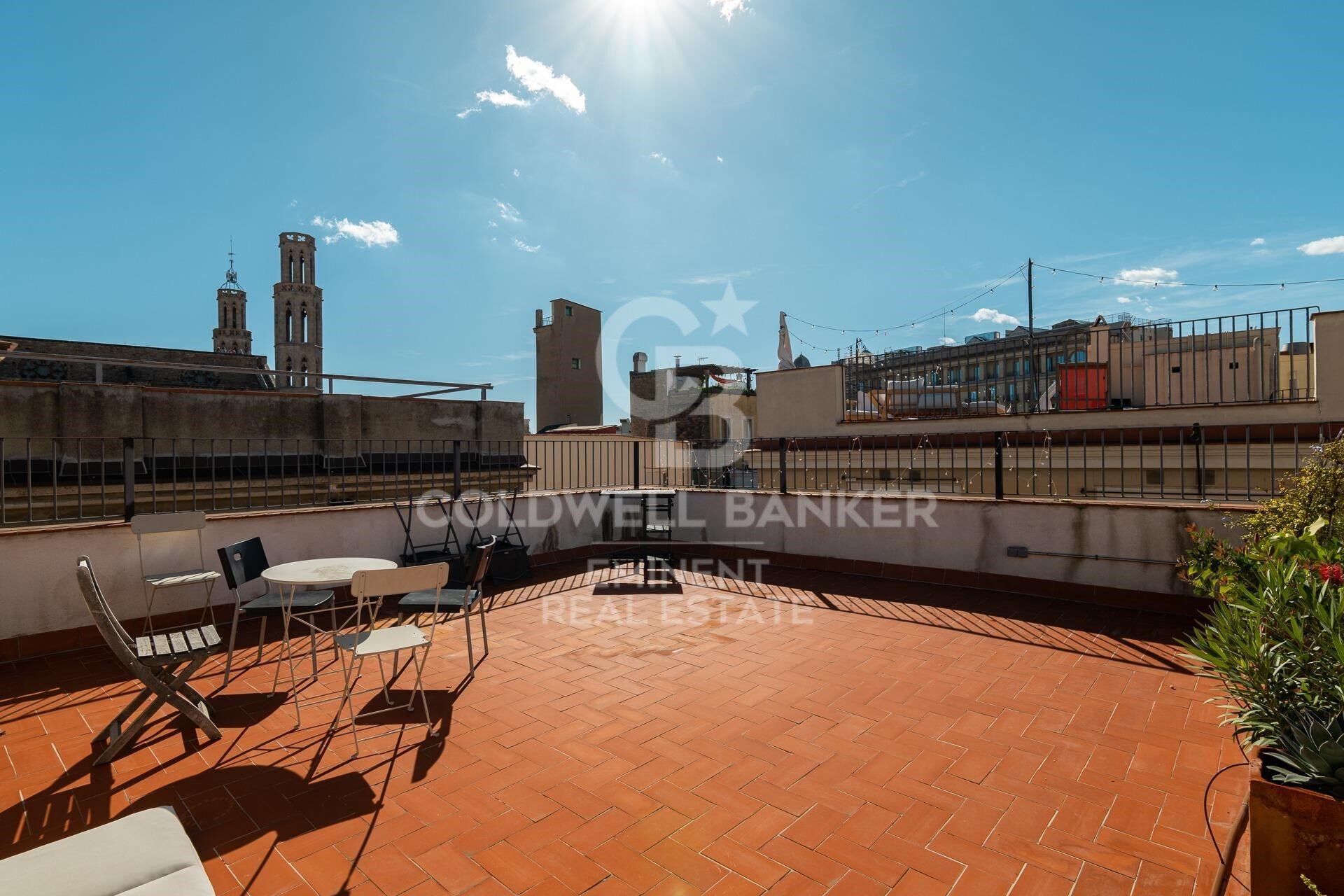 Exclusive penthouse with private terrace in El Born