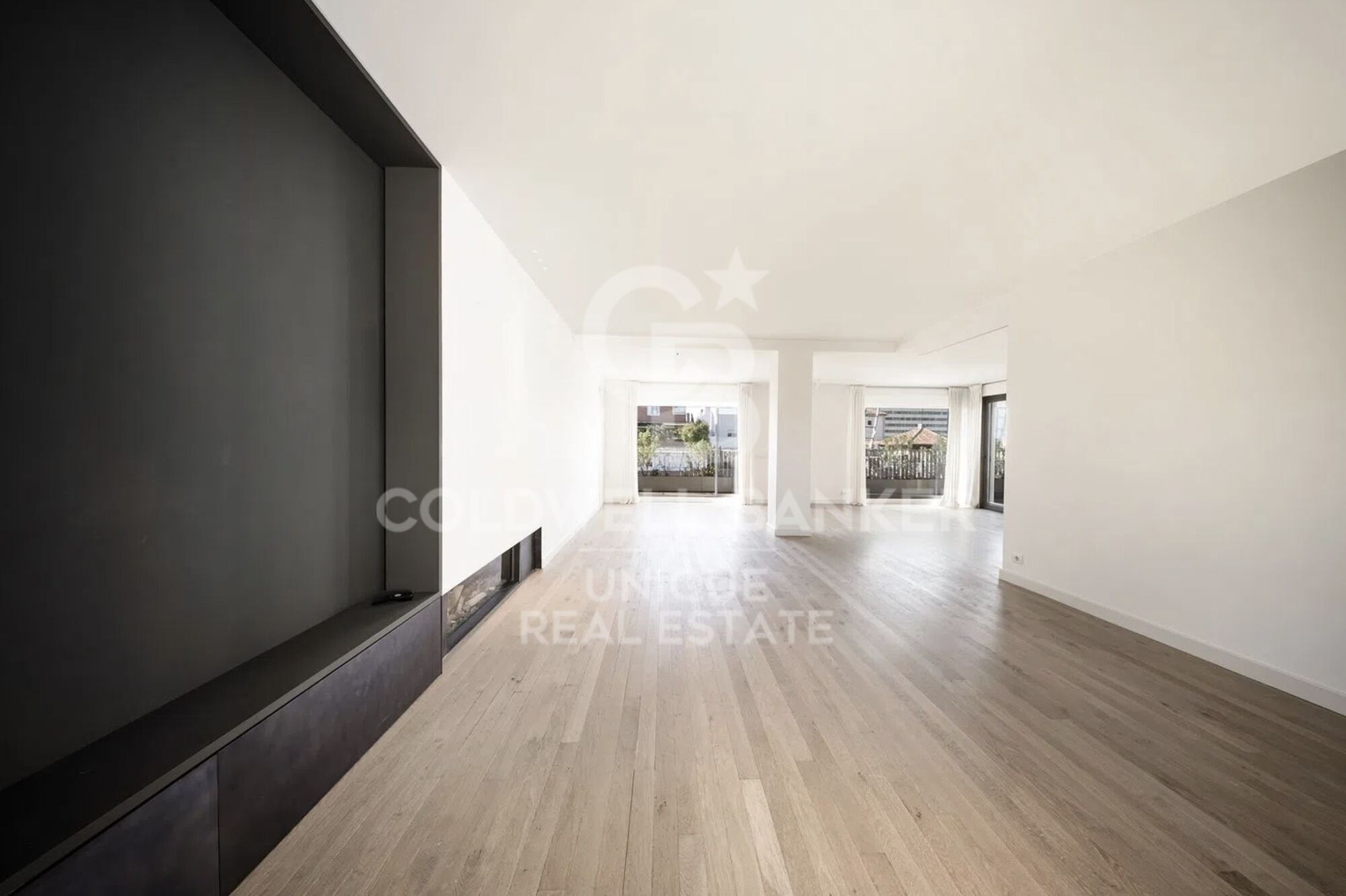 Ático reformado de 4 habitaciones, terraza y garaje en el barrio de Salamanca