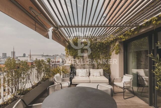 Renovated penthouse with 4 bedrooms, terrace and garage in Lista, Madrid