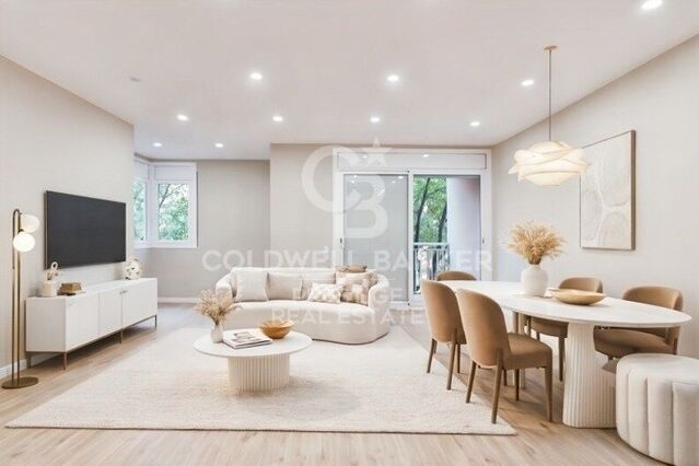 Großzügige Wohnung mit Balkon in Eixample, Barcelona