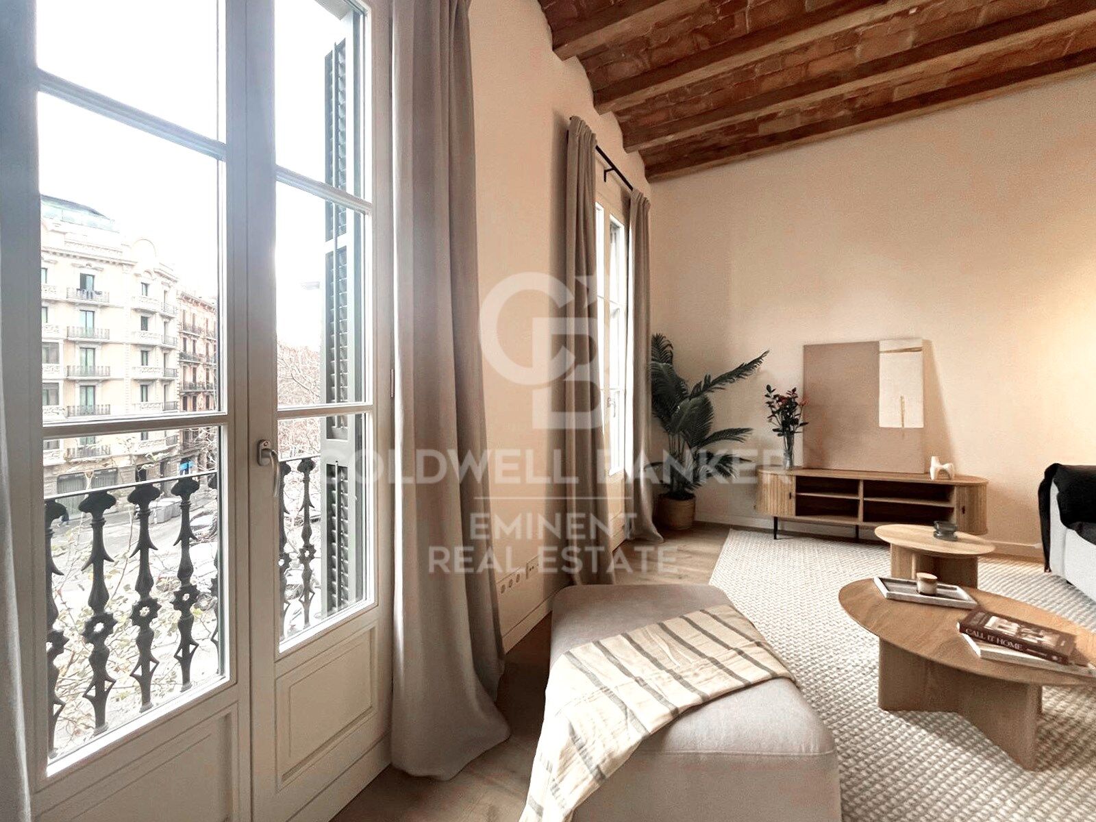 Appartement rénové et meublé à Aribau