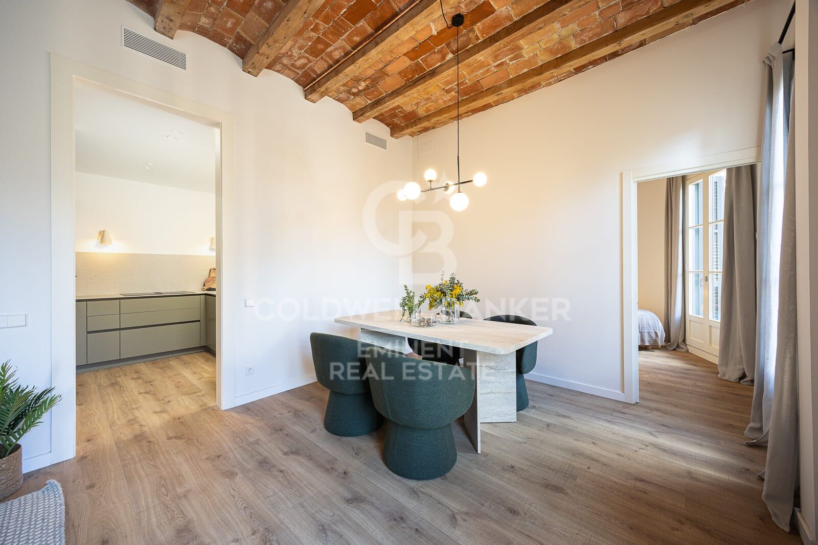 Appartement rénové et meublé à Aribau