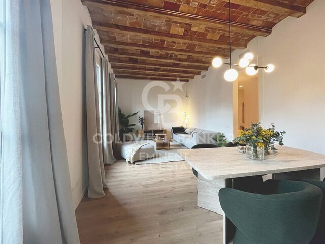 Piso reformado y amueblado a estrenar en calle Aribau