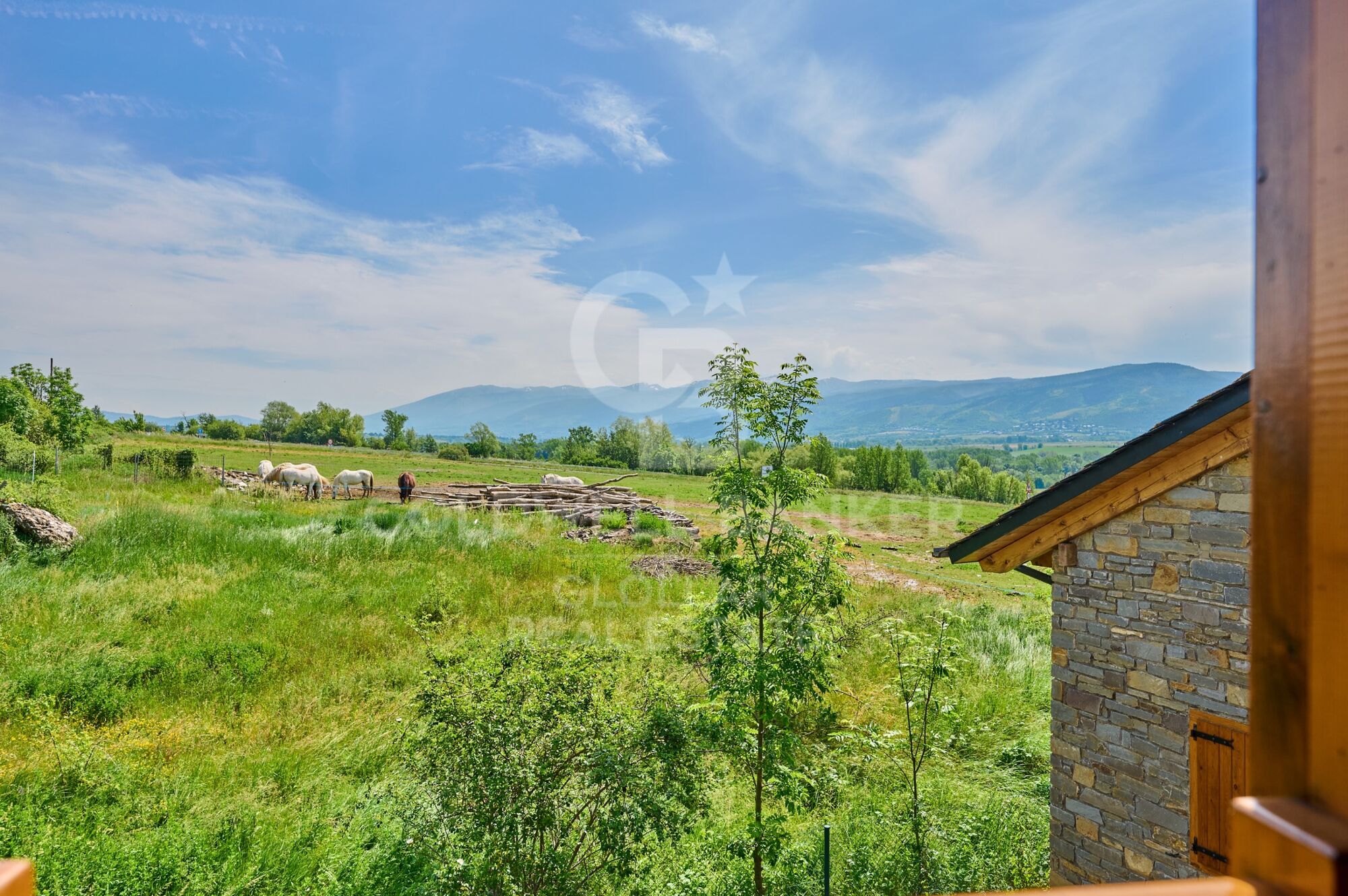 House 3 Bedrooms Sale Isòvol