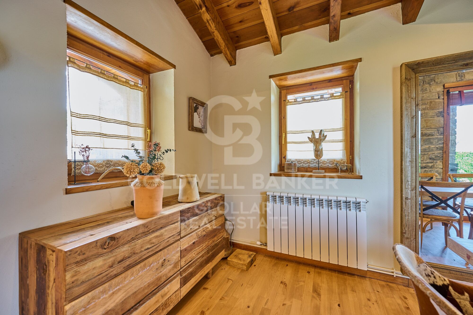 House 3 Bedrooms Sale Isòvol