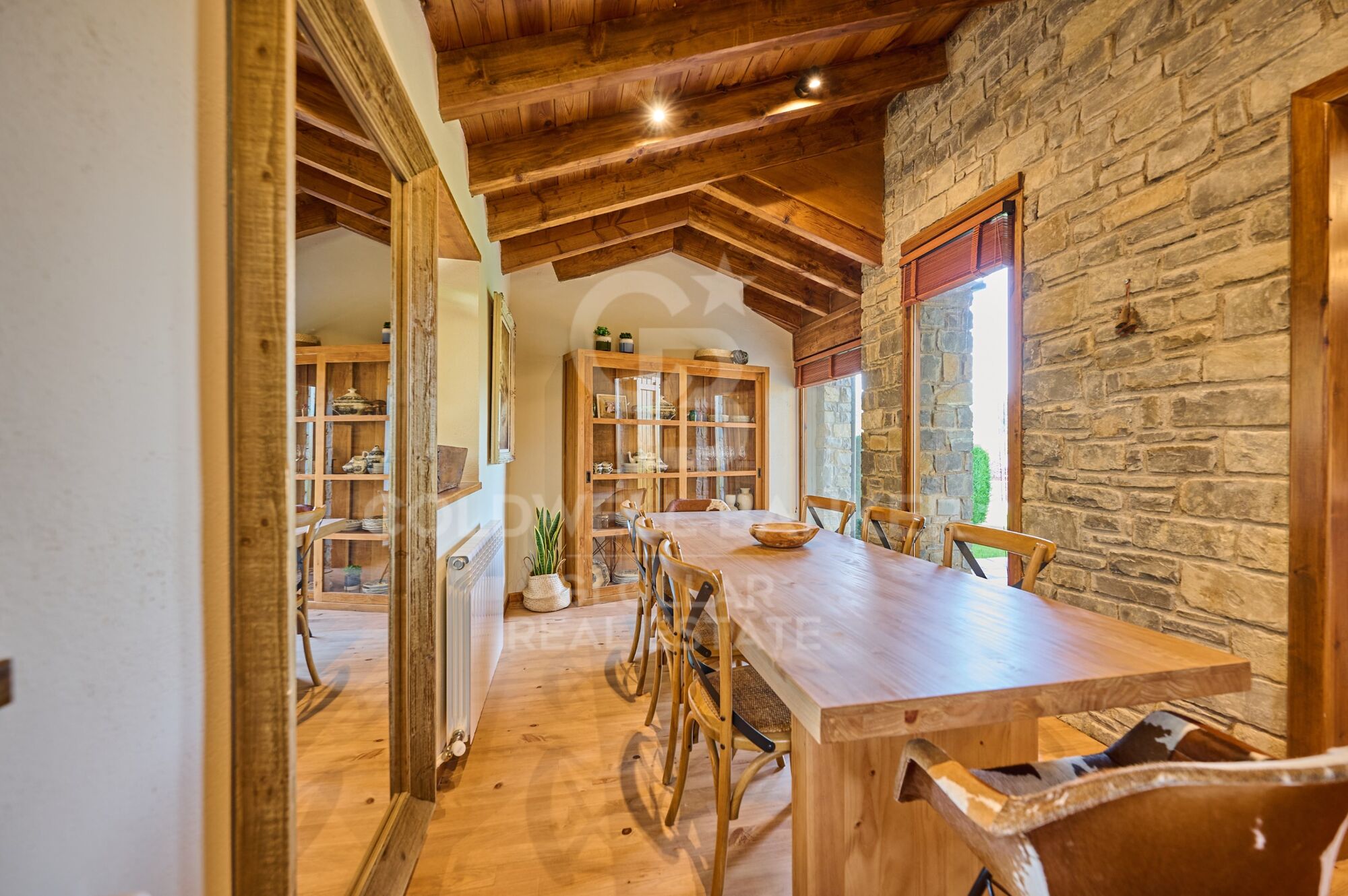 House 3 Bedrooms Sale Isòvol