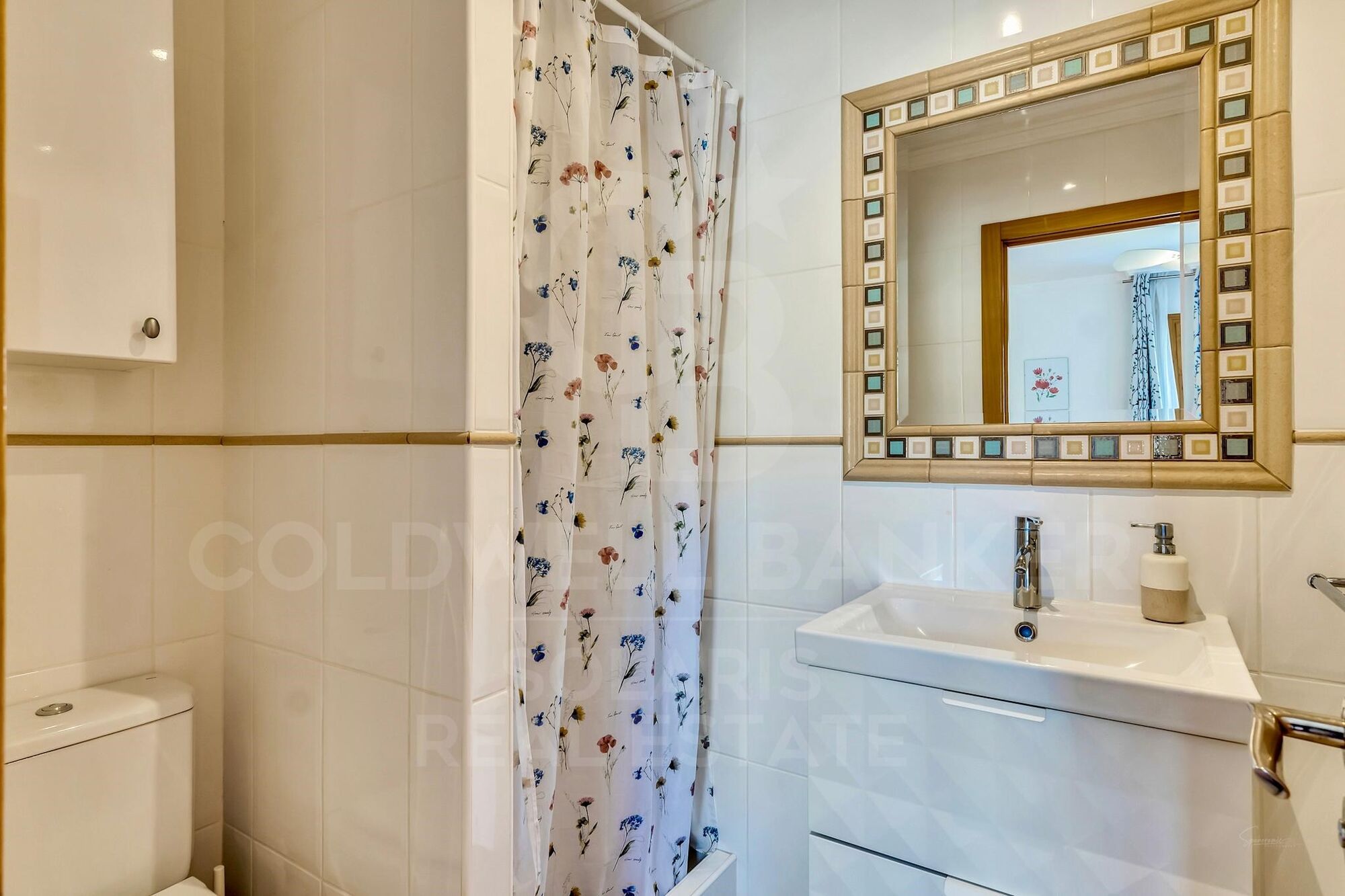 10-Bed Turnkey Rental & Family Estate with Pool, Views and 17,000 m² of Land