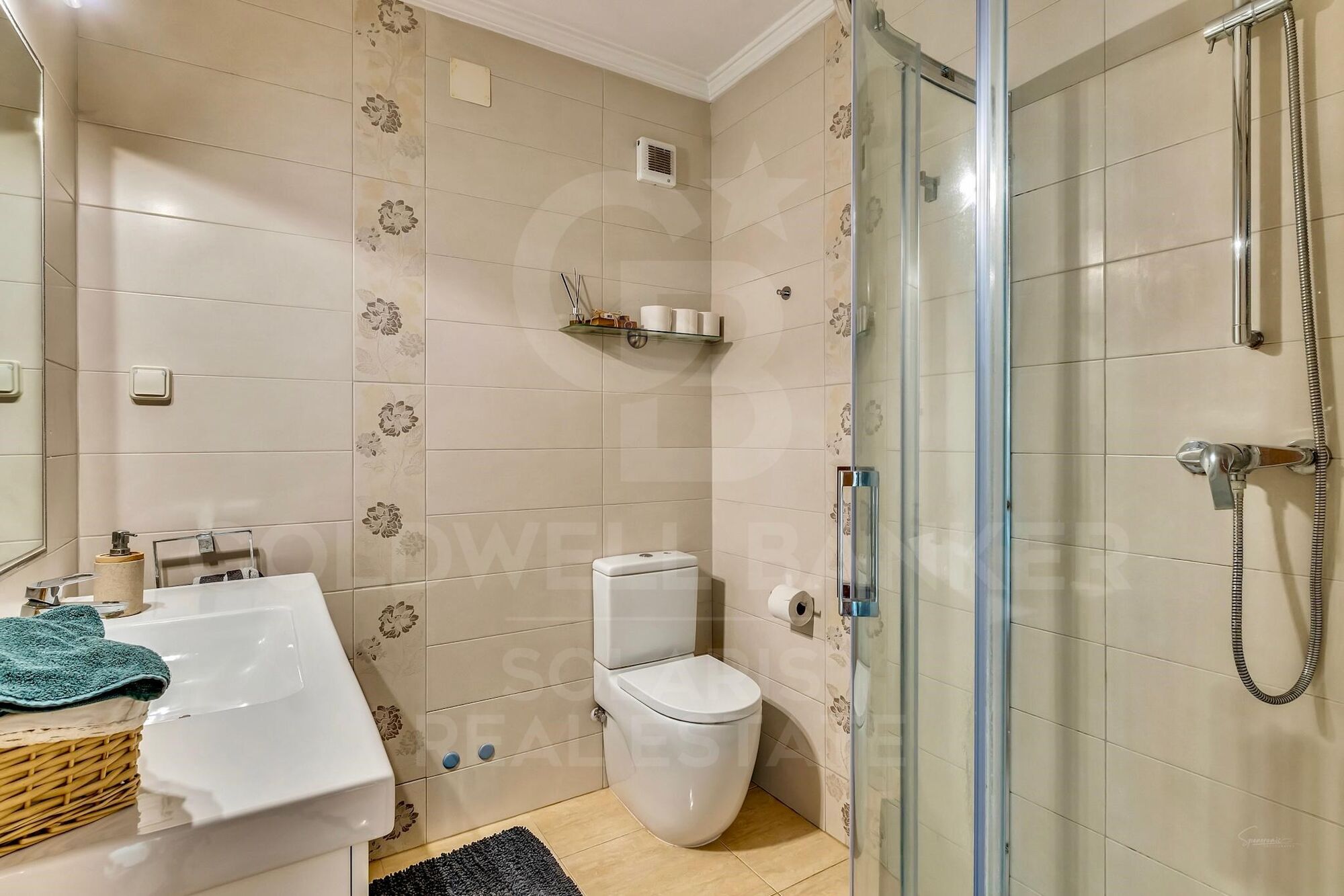 10-Bed Turnkey Rental & Family Estate with Pool, Views and 17,000 m² of Land