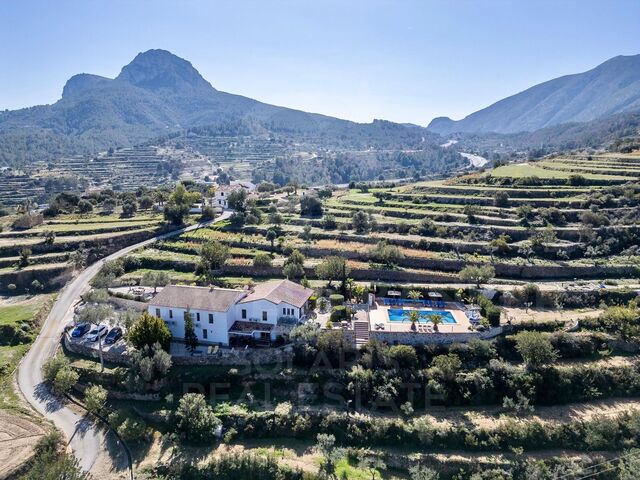 10-Bed Turnkey Rental & Family Estate with Pool, Views and 17,000 m² of Land