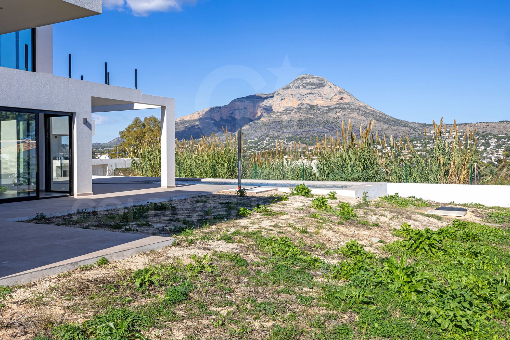Villa pasiva de nueva construcción en Piver, Jávea - Diseño moderno con impresionantes vistas al Montgó