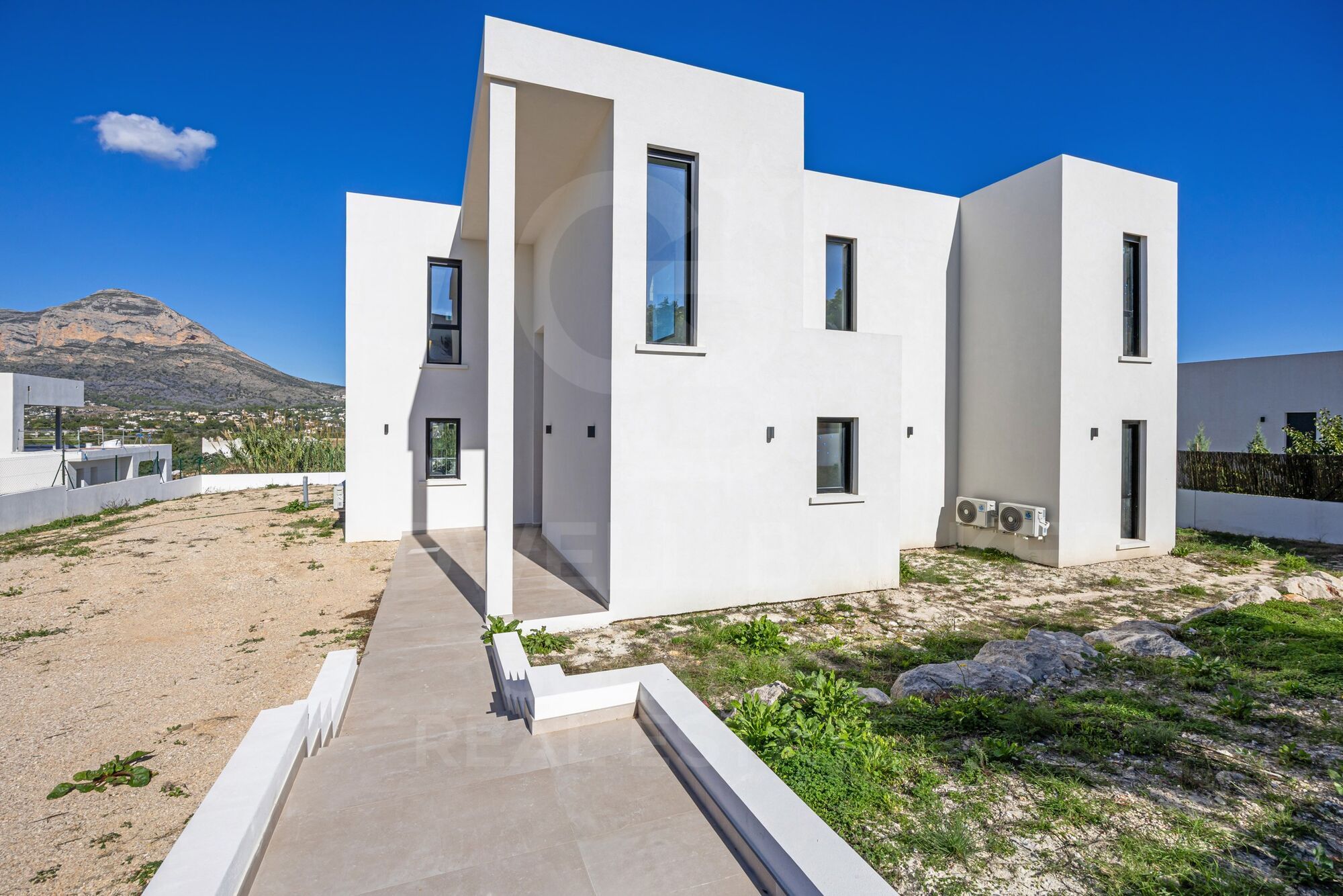 Villa pasiva de nueva construcción en Piver, Jávea - Diseño moderno con impresionantes vistas al Montgó
