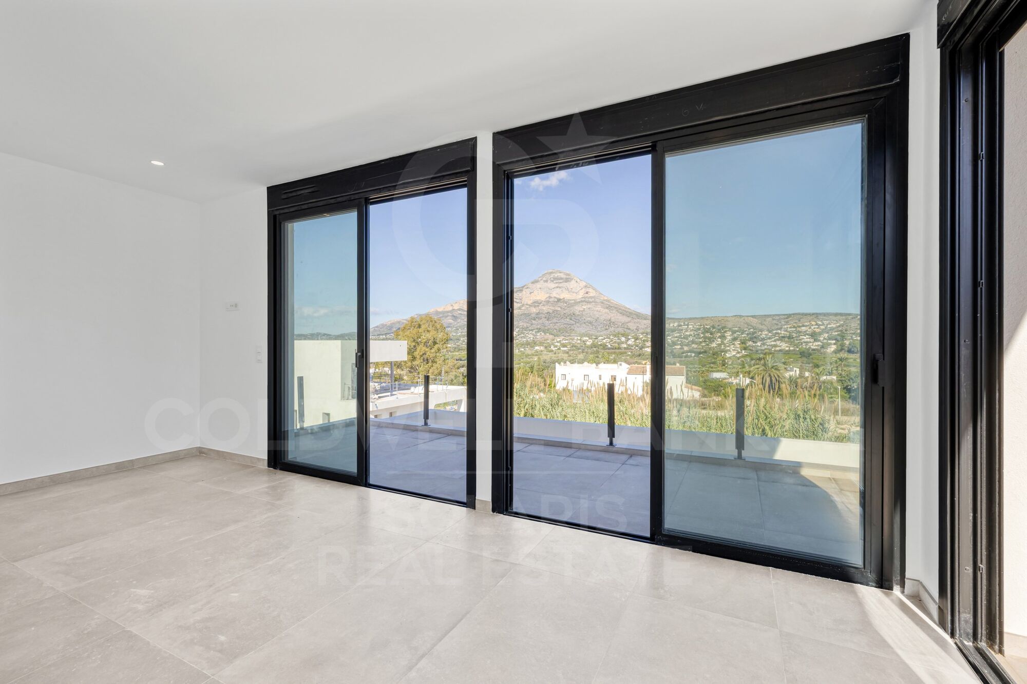 Villa pasiva de nueva construcción en Piver, Jávea - Diseño moderno con impresionantes vistas al Montgó