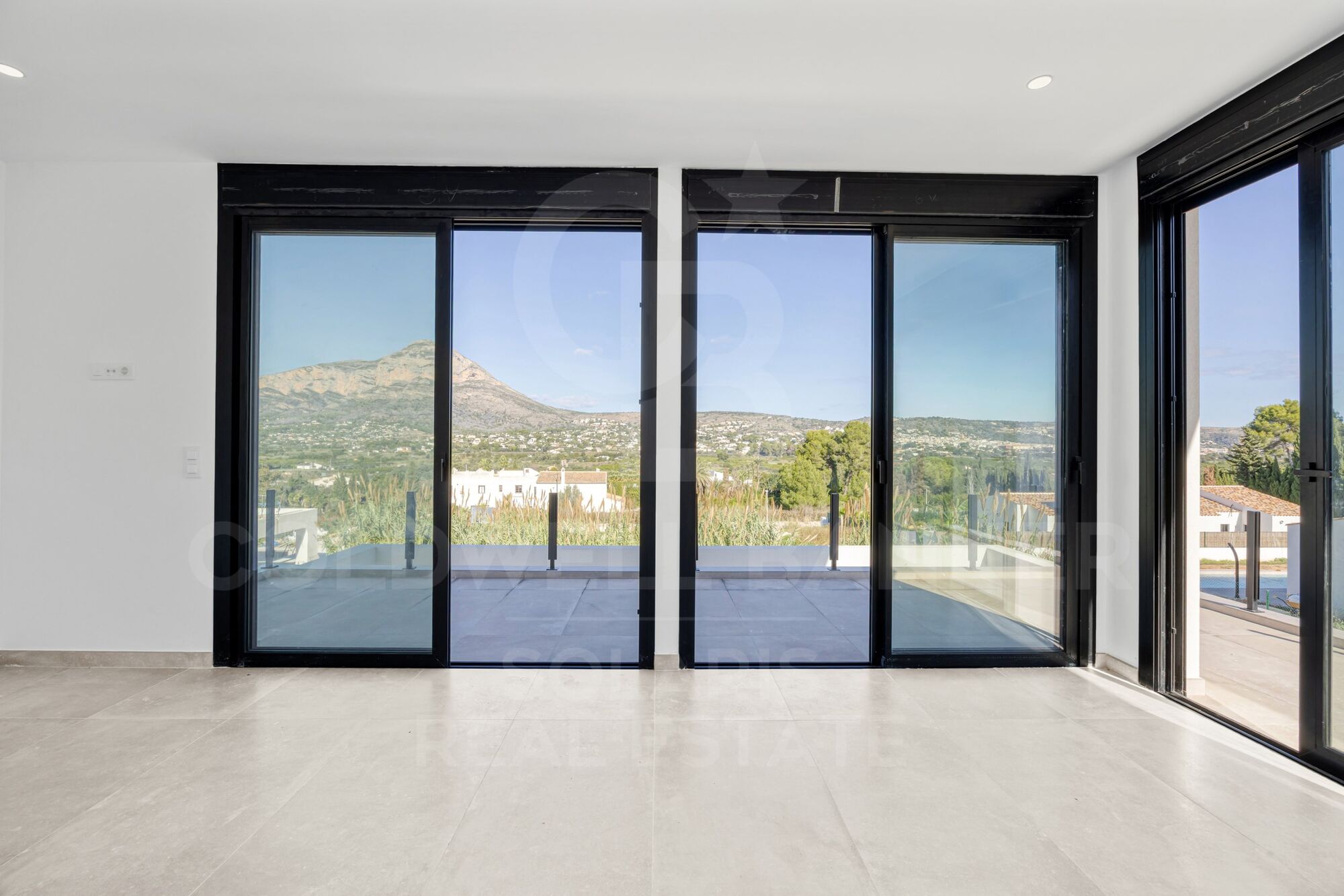 Villa pasiva de nueva construcción en Piver, Jávea - Diseño moderno con impresionantes vistas al Montgó