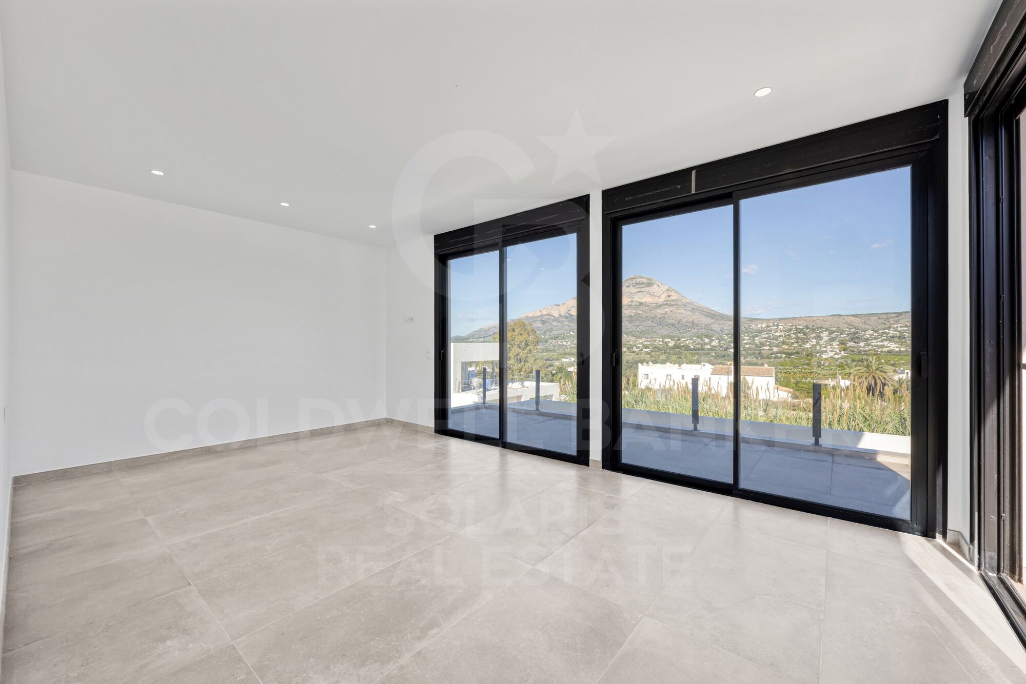 Neu gebaute Passivvilla in Piver, Jávea - modernes Design mit herrlichem Blick auf Montgó