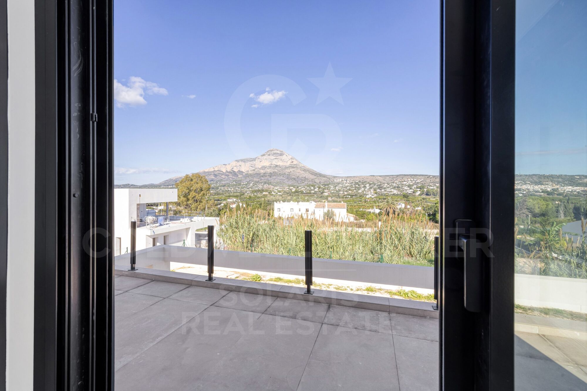 Villa pasiva de nueva construcción en Piver, Jávea - Diseño moderno con impresionantes vistas al Montgó