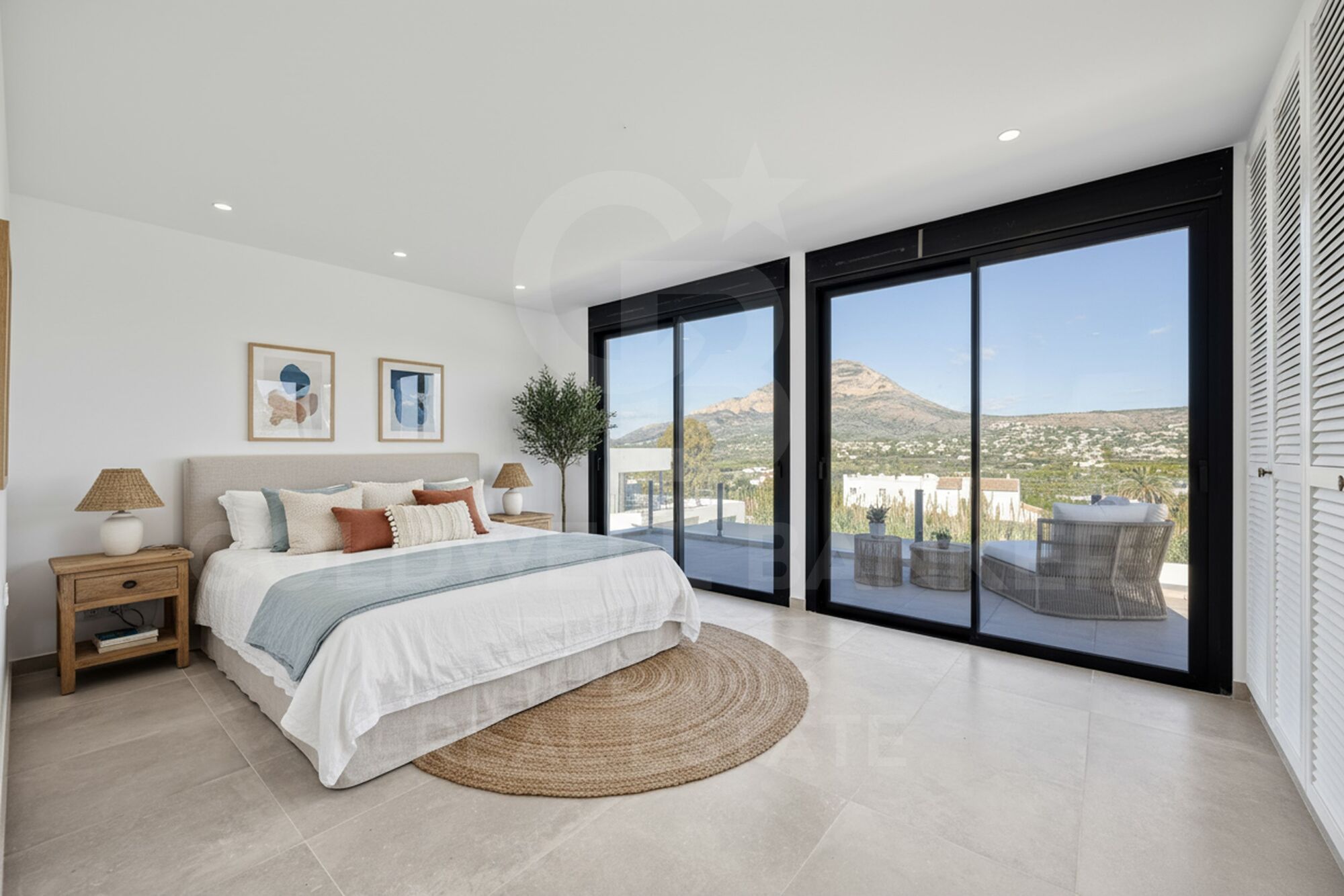 Villa passive récemment construite à Piver, Jávea - Design moderne avec vue imprenable sur le Montgó