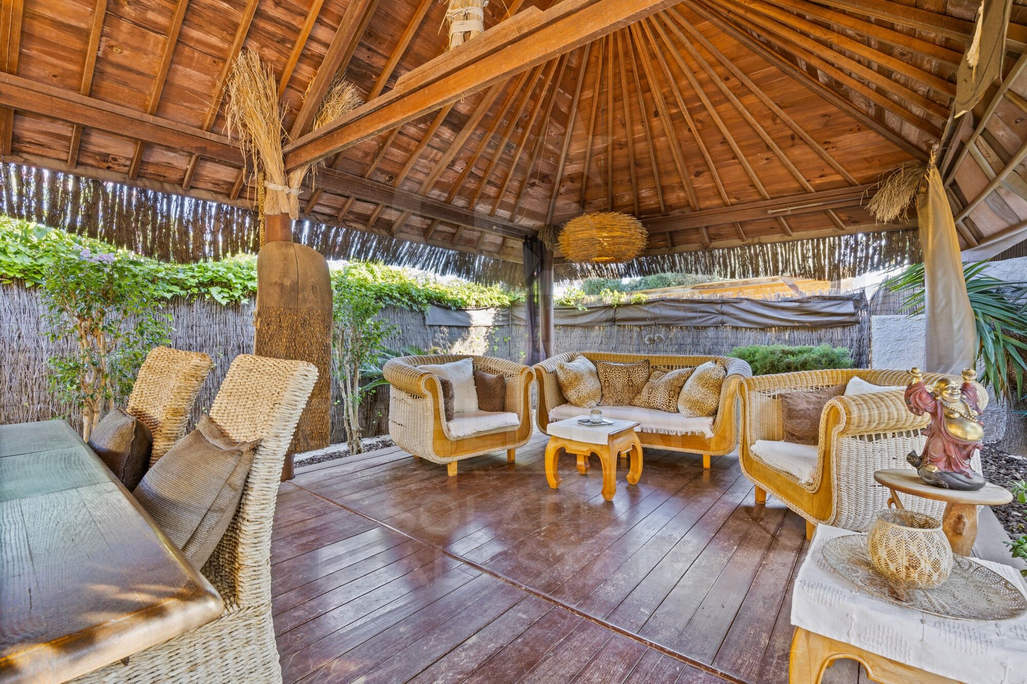 Finca completamente renovada con casa de invitados, piscina y ambiente balinés cerca del casco antiguo de Jávea
