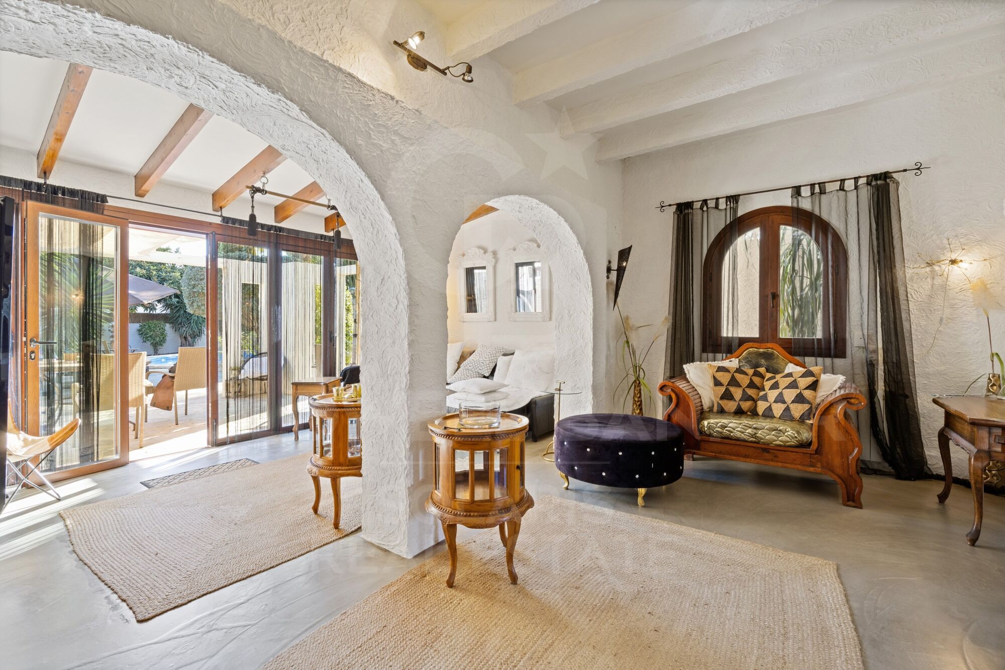 Finca completamente renovada con casa de invitados, piscina y ambiente balinés cerca del casco antiguo de Jávea
