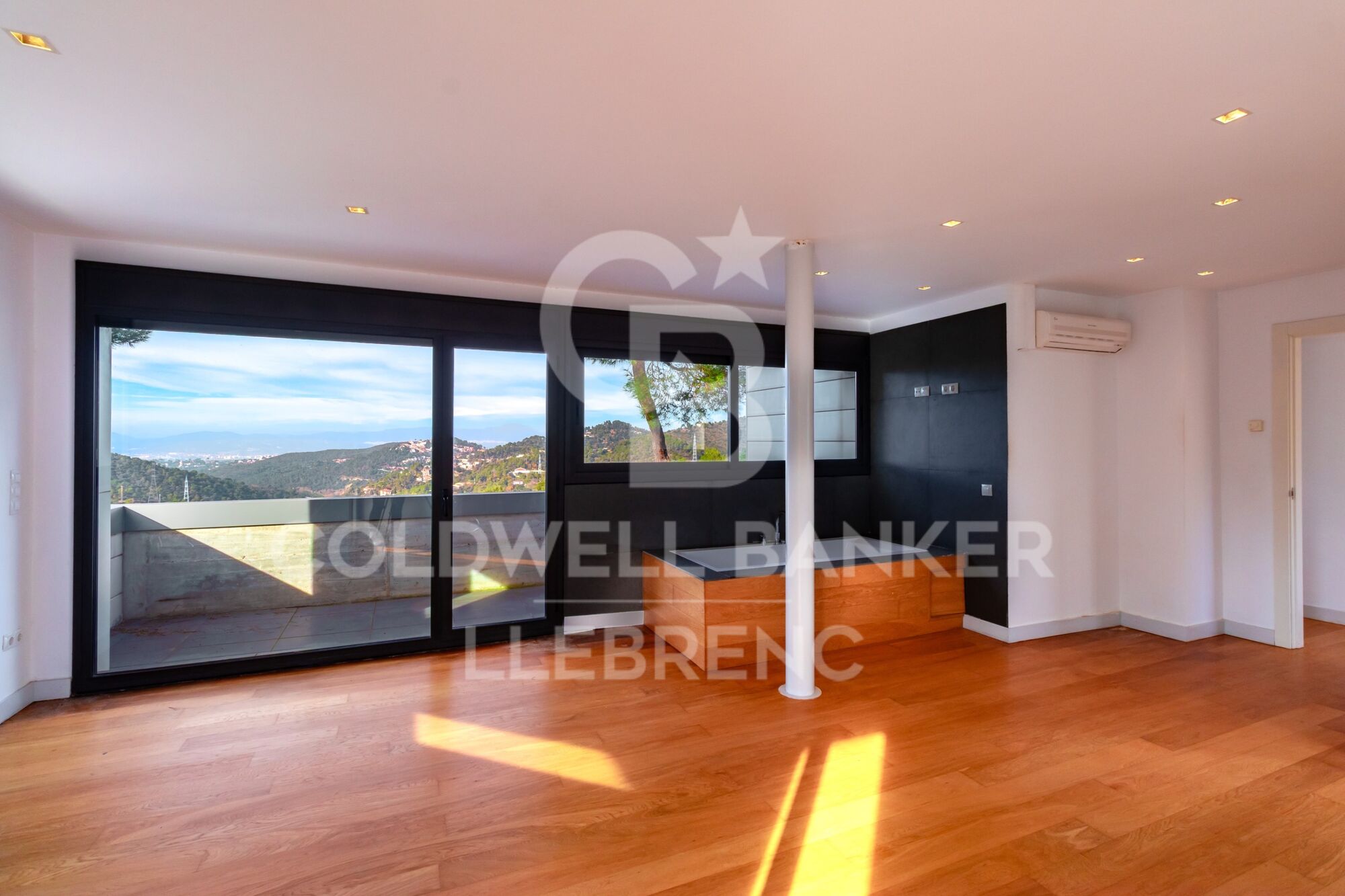 Magnifique Maison de Design avec Jardin et Piscine à Louer à Vallvidrera