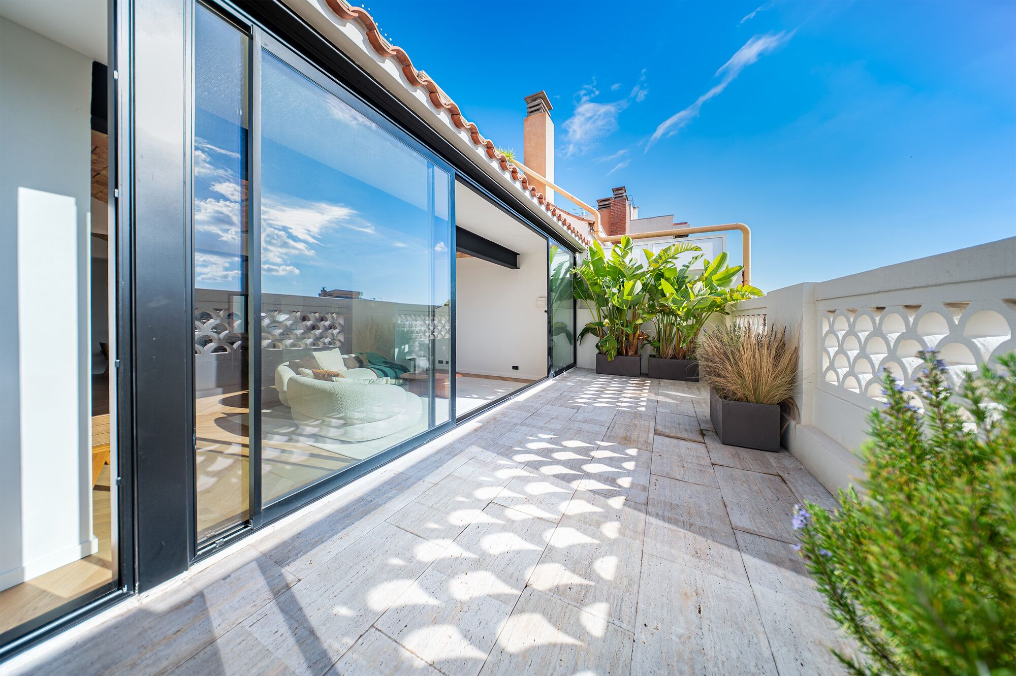 Bright renovated penthouse with terrace and 4 en-suite bedrooms