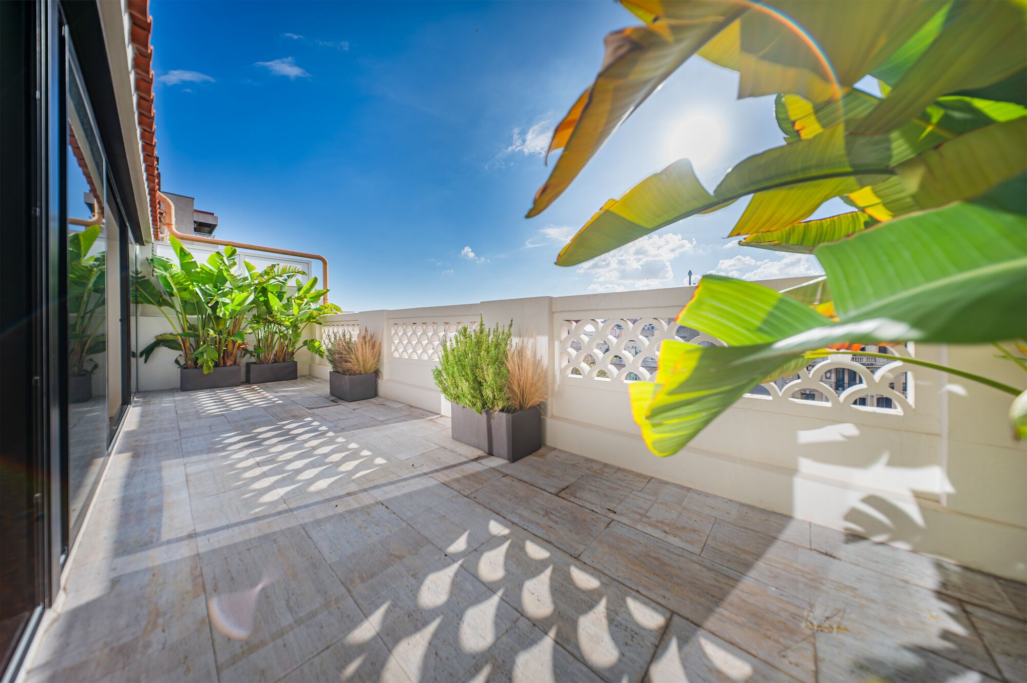Bright renovated penthouse with terrace and 4 en-suite bedrooms
