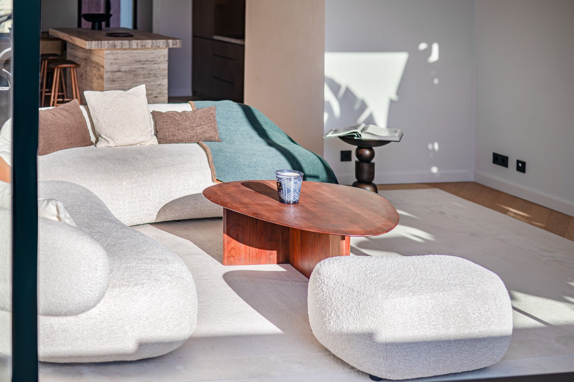 Bright renovated penthouse with terrace and 4 en-suite bedrooms