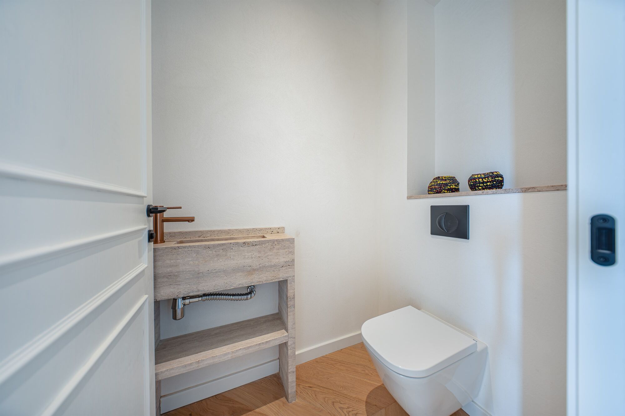 Bright renovated penthouse with terrace and 4 en-suite bedrooms