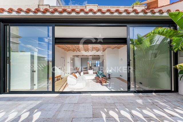 Bright renovated penthouse with terrace and 4 en-suite bedrooms