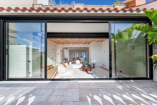 Soleado ático reformado con terraza y 4 dormitorios en-suite