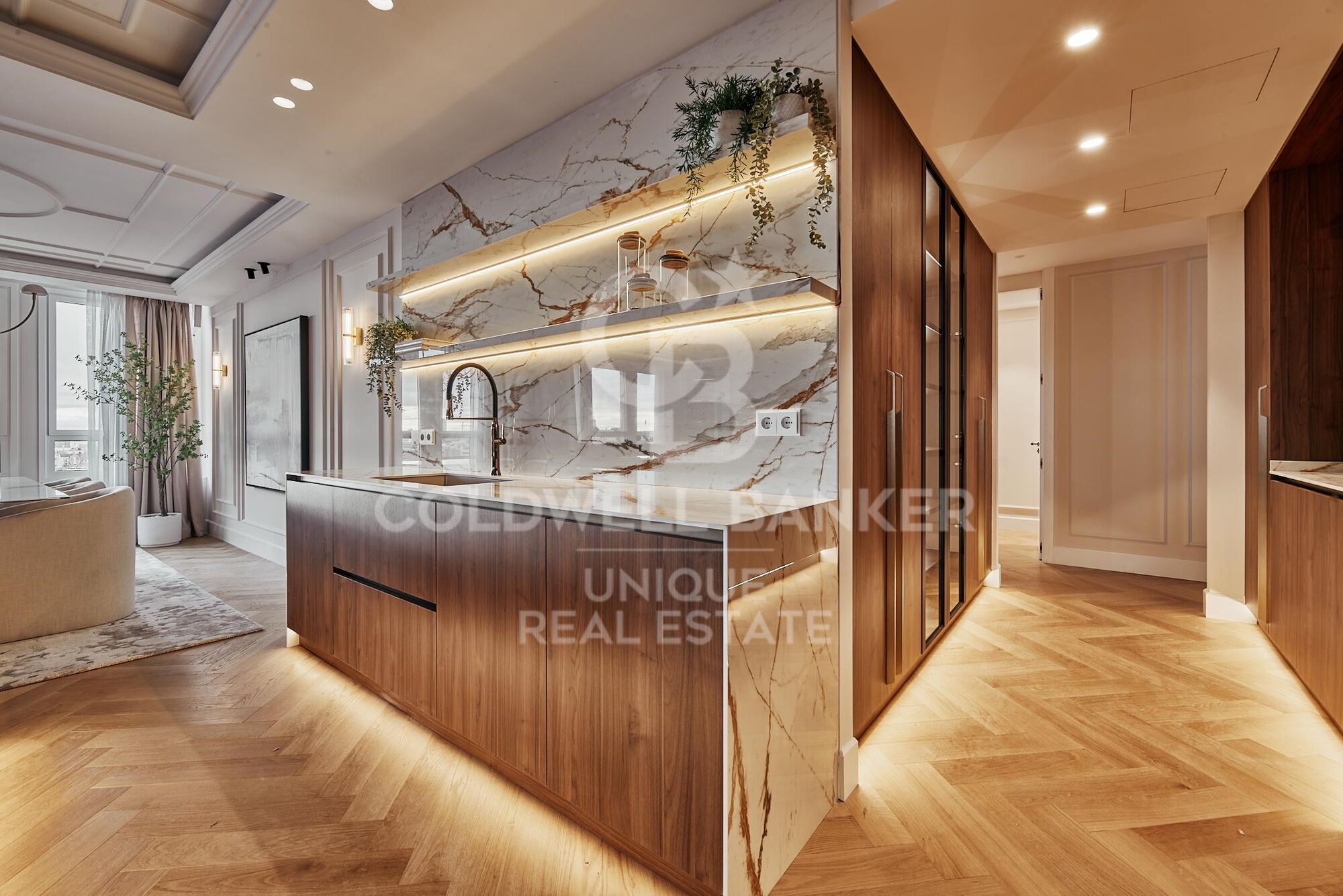 Piso exterior con 5 dormitorios en el Viso