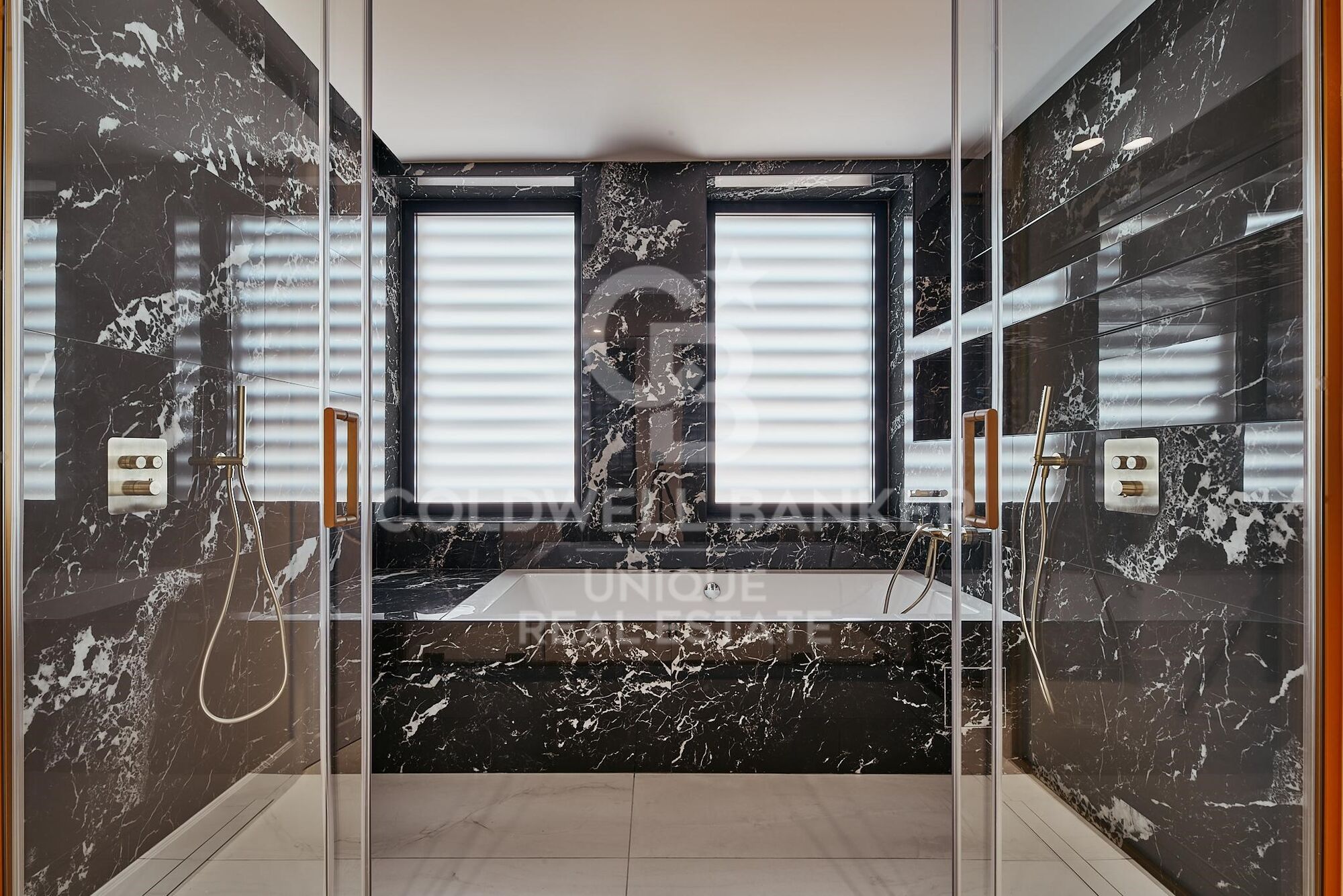 Piso exterior con 5 dormitorios en el Viso