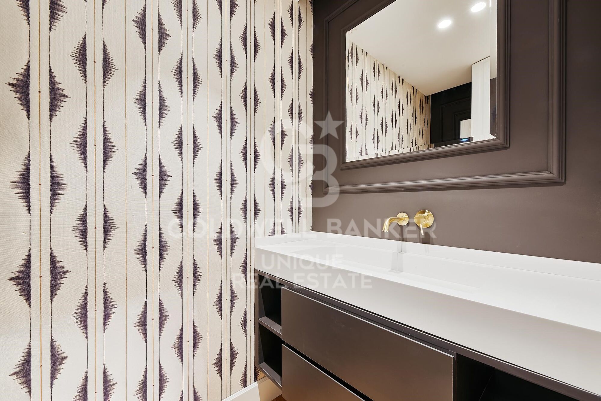 Piso exterior con 5 dormitorios en el Viso