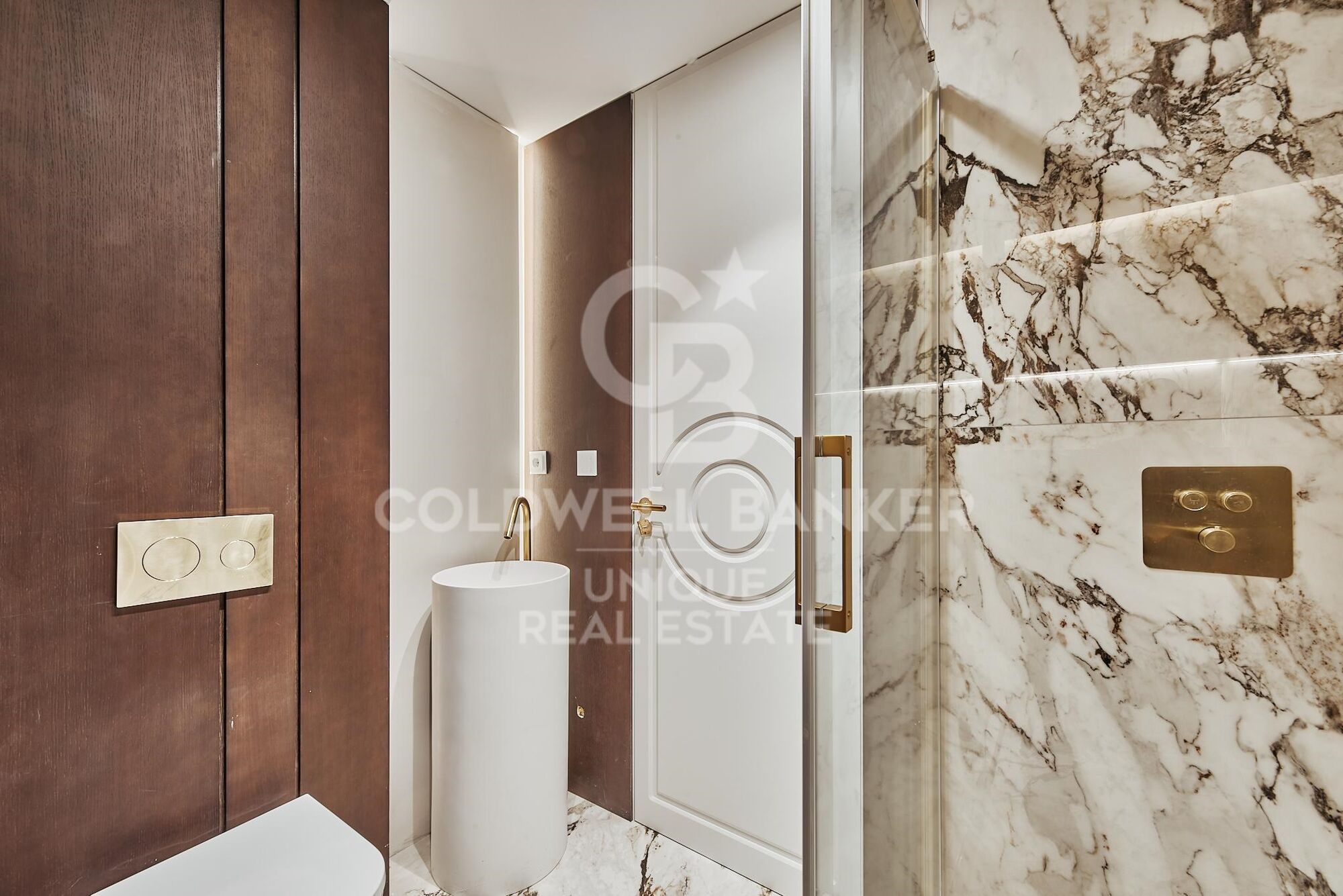 Piso exterior con 5 dormitorios en el Viso