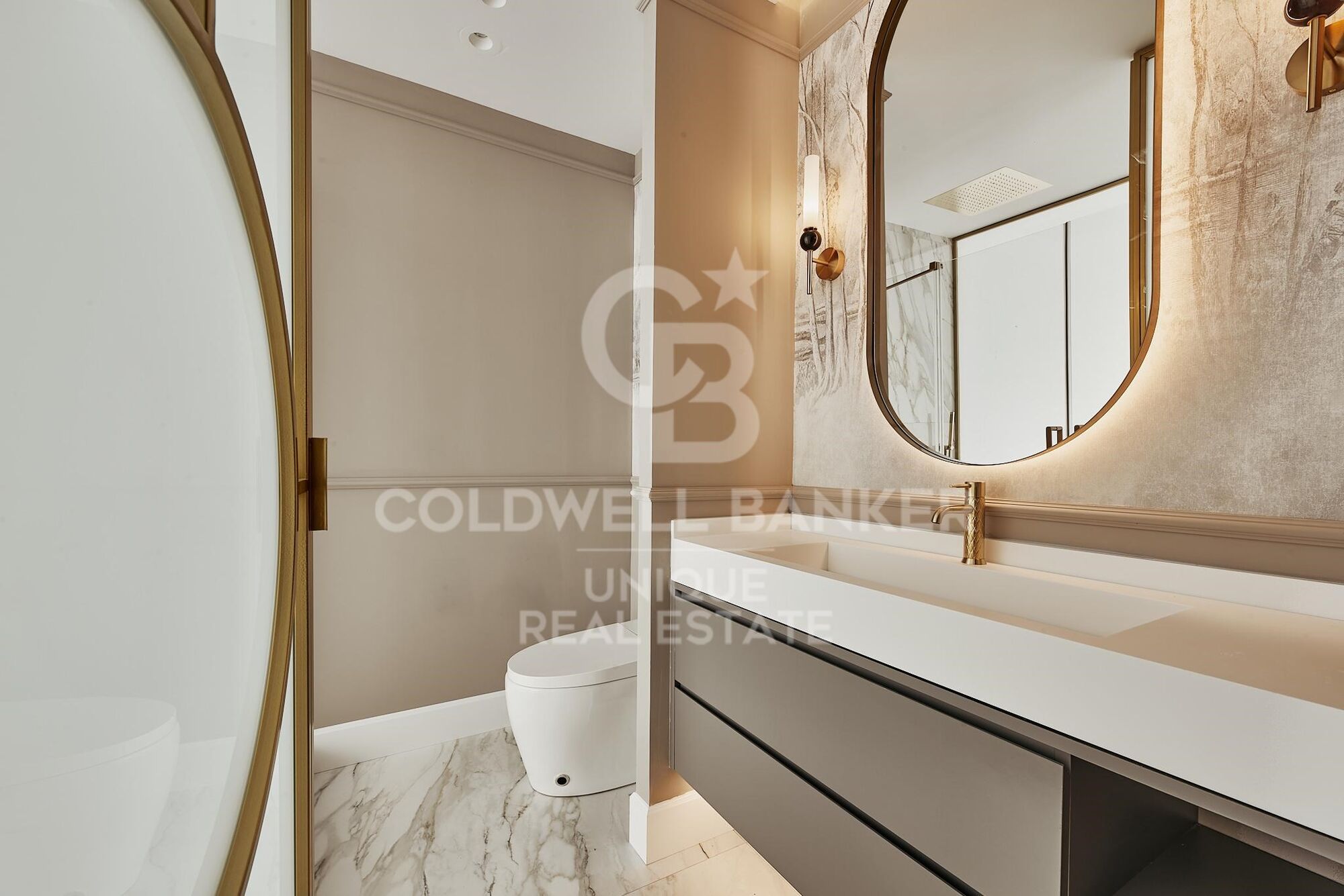 Piso exterior con 5 dormitorios en el Viso