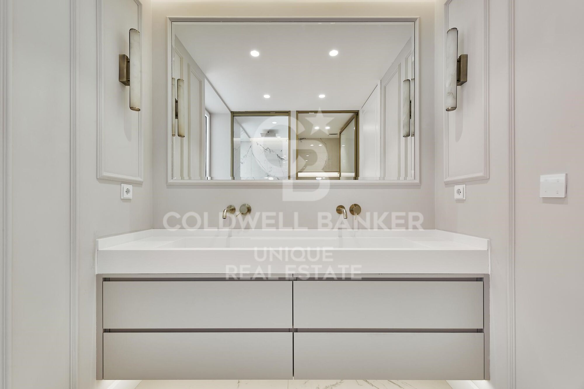 Piso exterior con 5 dormitorios en el Viso