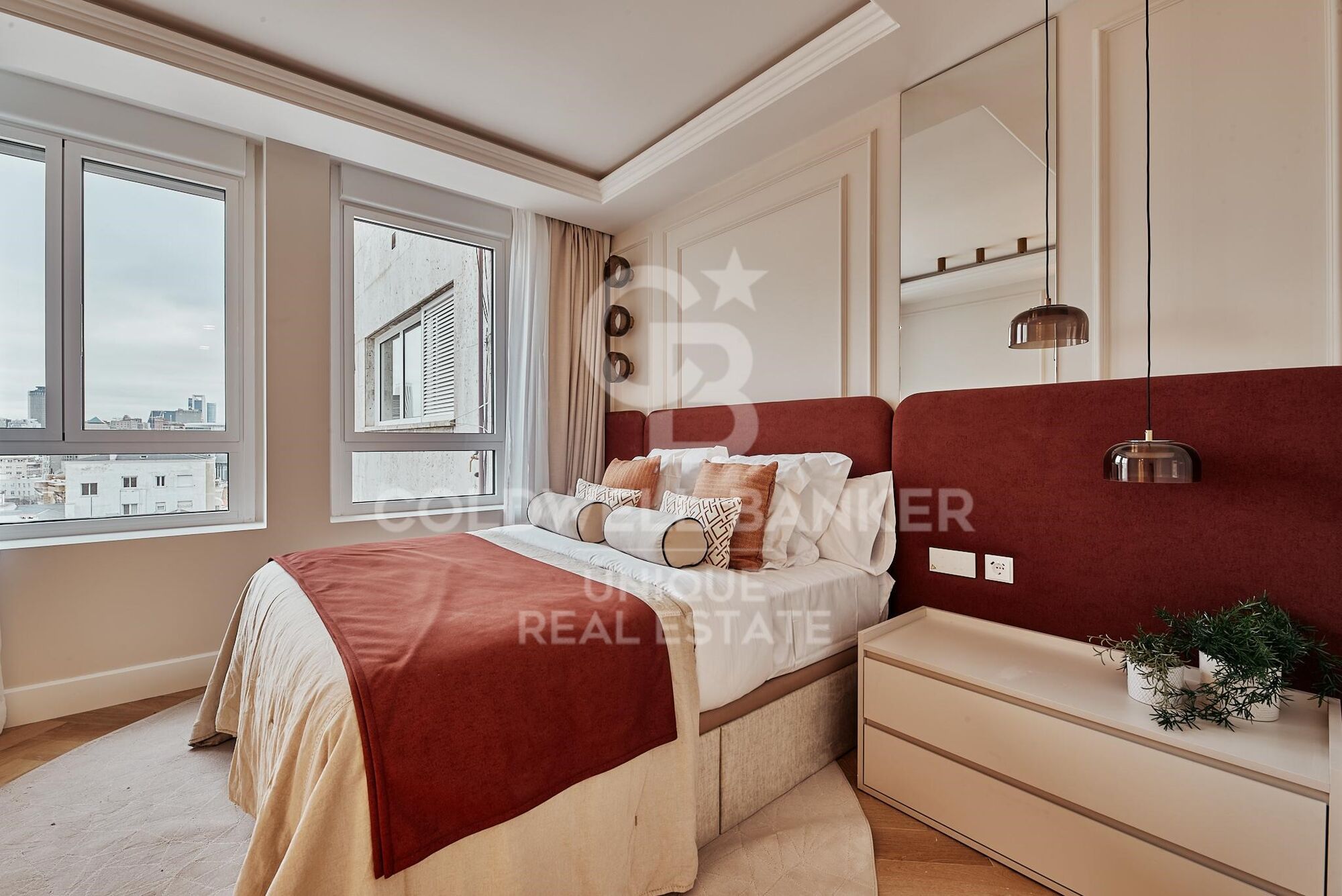 Piso exterior con 5 dormitorios en el Viso