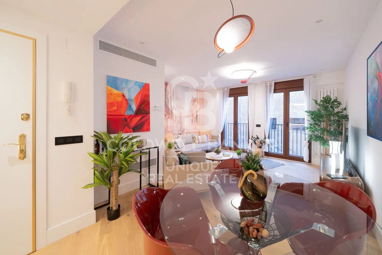 Neuwertige Außenwohnung mit 2 Schlafzimmern im Zentrum von Madrid