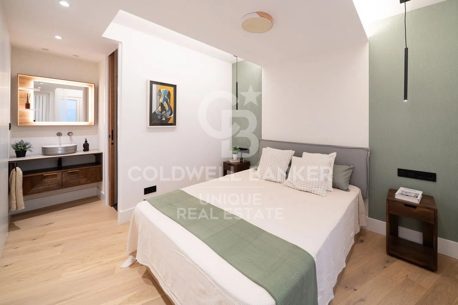 Neuwertige Außenwohnung mit 2 Schlafzimmern im Zentrum von Madrid