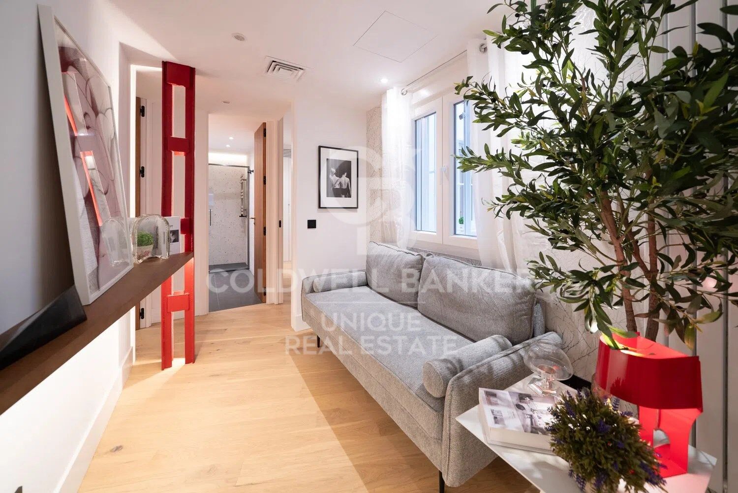 Brand-new exterior apartment with 2 bedrooms in the centre of Madrid