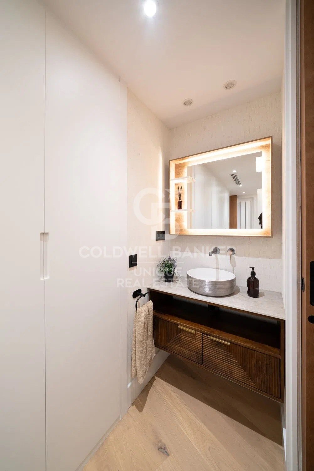 Brand-new exterior apartment with 2 bedrooms in the centre of Madrid