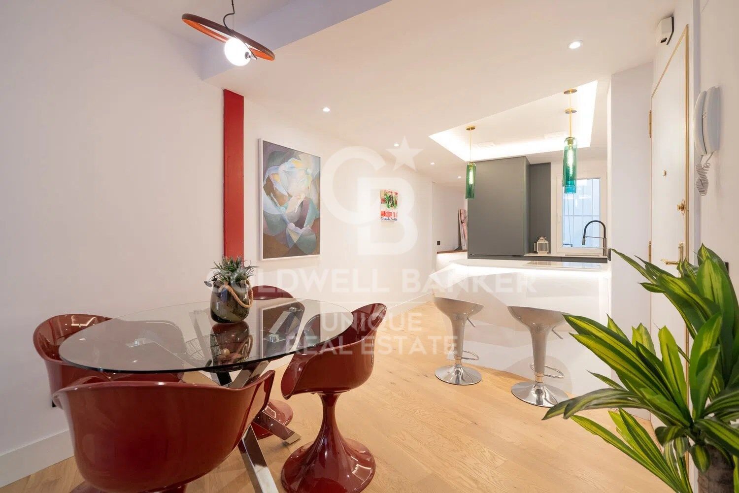 Brand-new exterior apartment with 2 bedrooms in the centre of Madrid